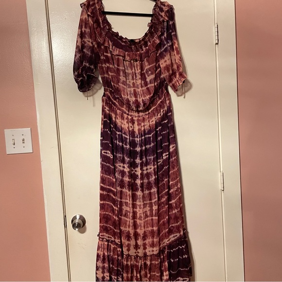 Summer dress in tie and dye. Off shoulders, maxi dress - Picture 4 of 5